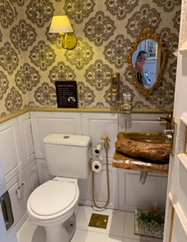 Aluguel de consltório dentarios na freguesia. Pronto para atendimento e estacionamento no local - Dentistasrio.com.br/><br>
         Banheiro<br>
       </div>
       <div class=